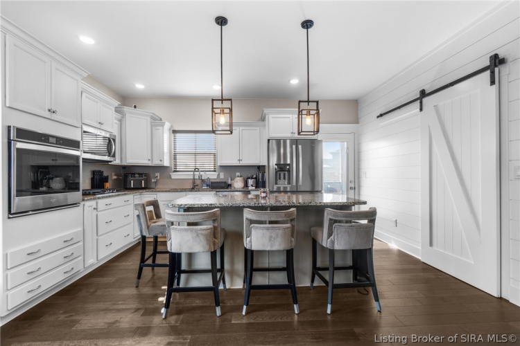 Listing Image 10