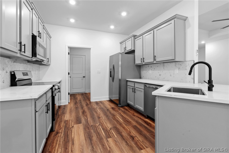 Listing Image 14