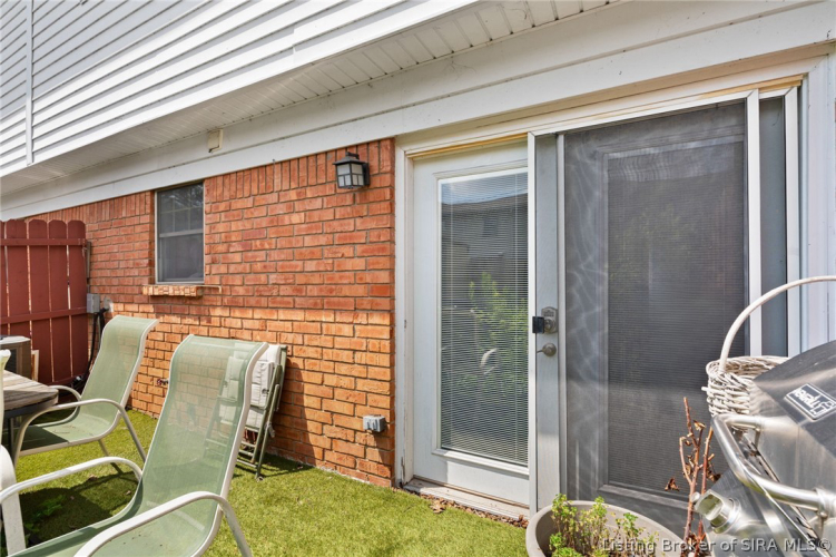 Listing Image 8