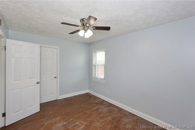 Listing Image 17