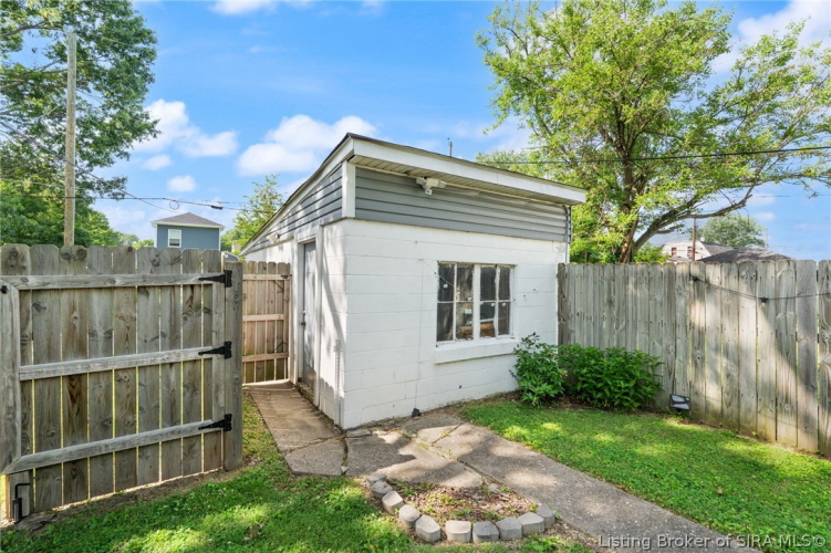 Listing Image 25
