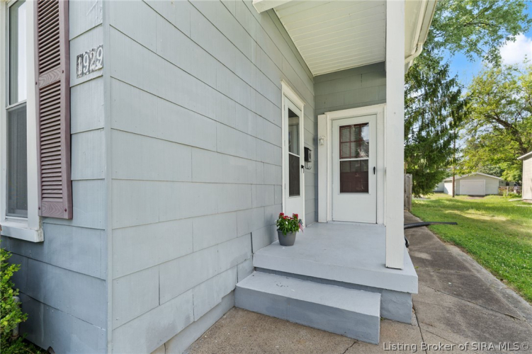 Listing Image 7