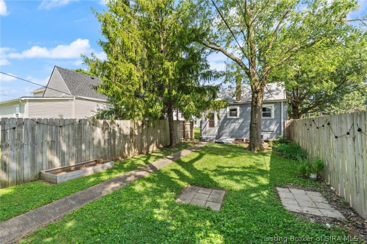 Listing Image 8