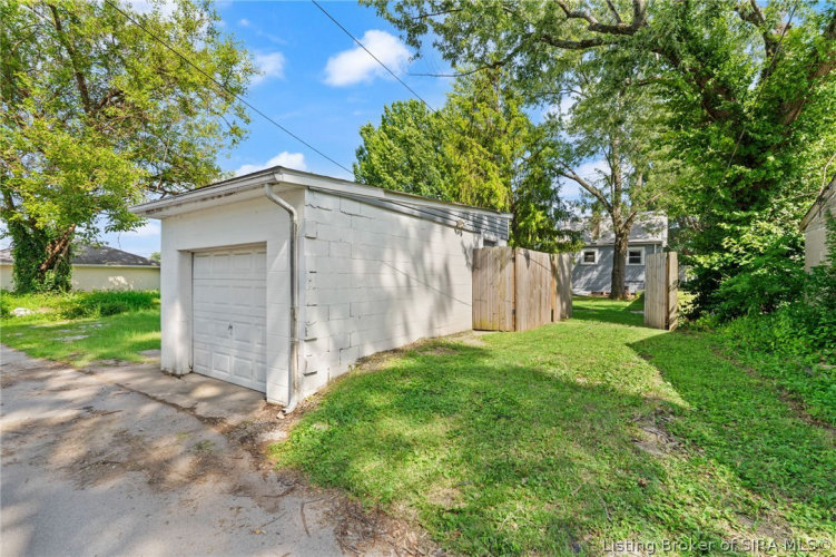 Listing Image 9