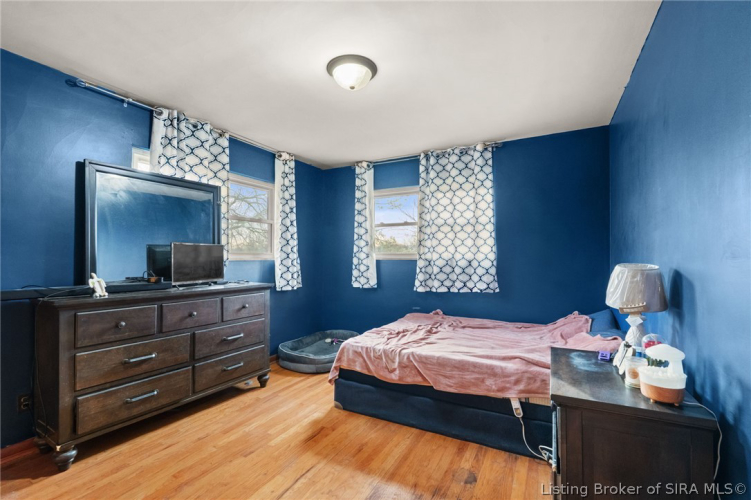 Listing Image 19