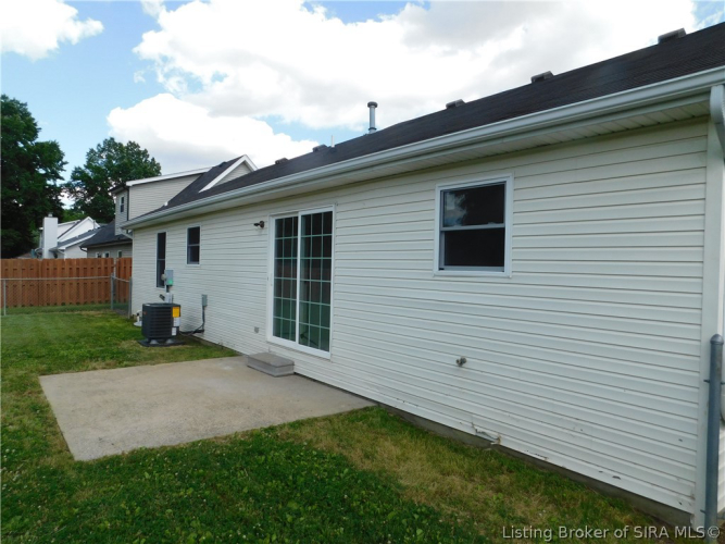 Listing Image 6