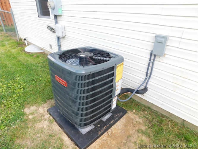 Listing Image 7