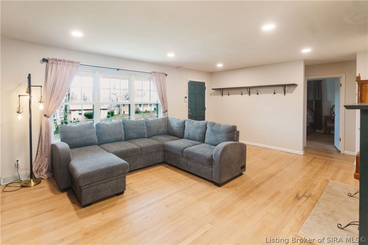 Listing Image 21