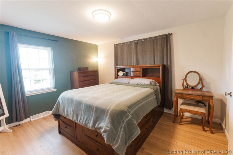 Listing Image 8