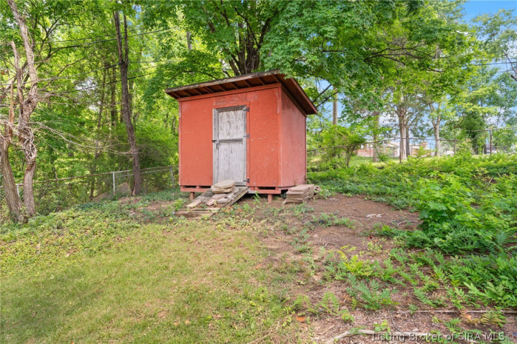 Listing Image 6