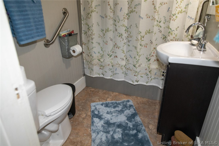 Listing Image 15
