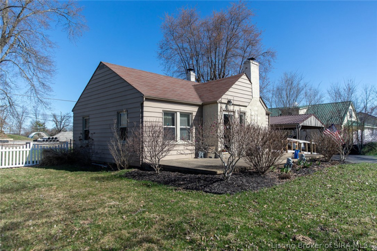 Listing Image 5