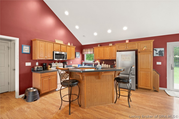 Listing Image 11