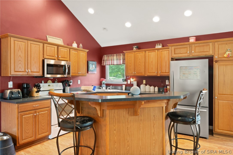 Listing Image 12