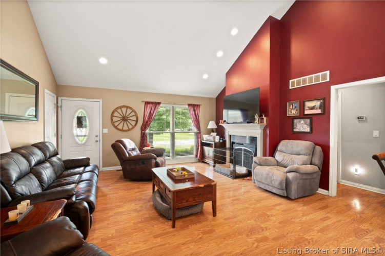 Listing Image 5