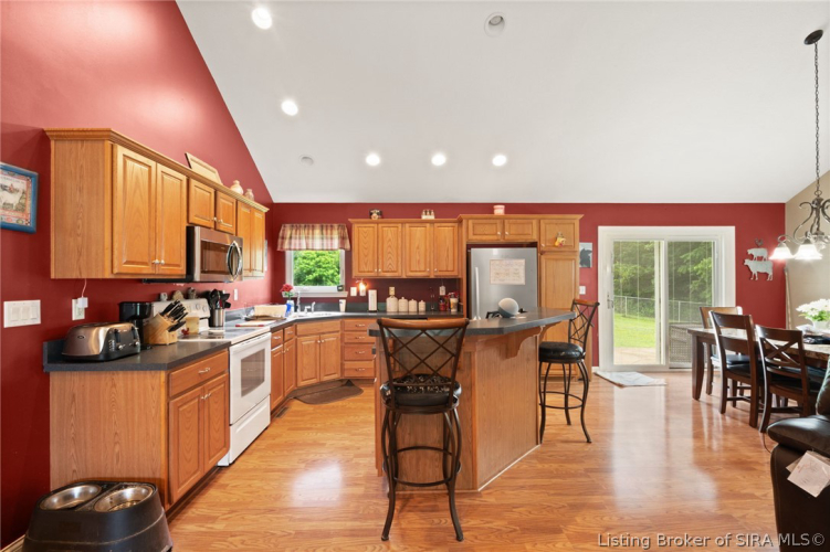 Listing Image 9