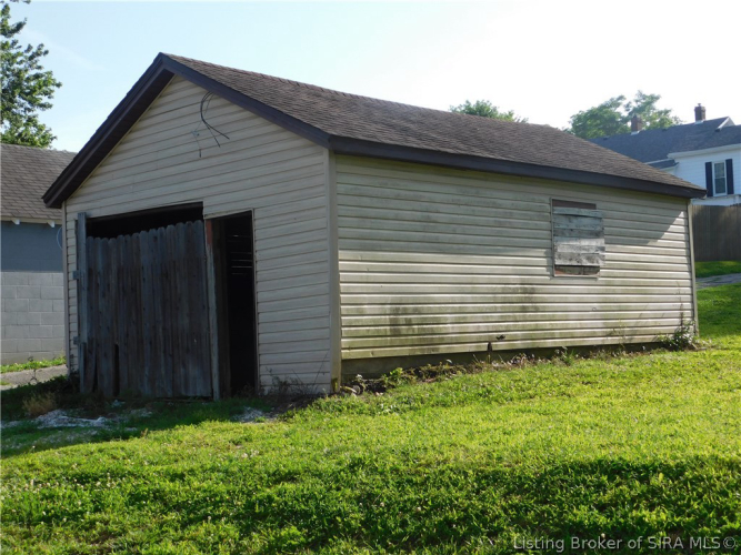 Listing Image 4