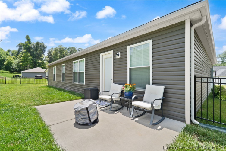 Listing Image 7