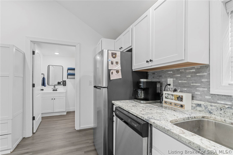 Listing Image 15