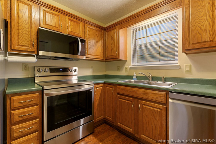 Listing Image 16