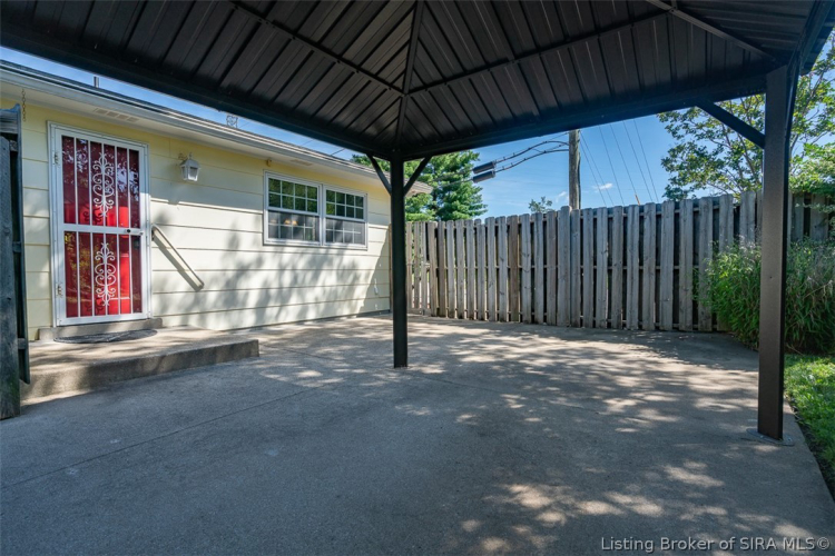 Listing Image 11