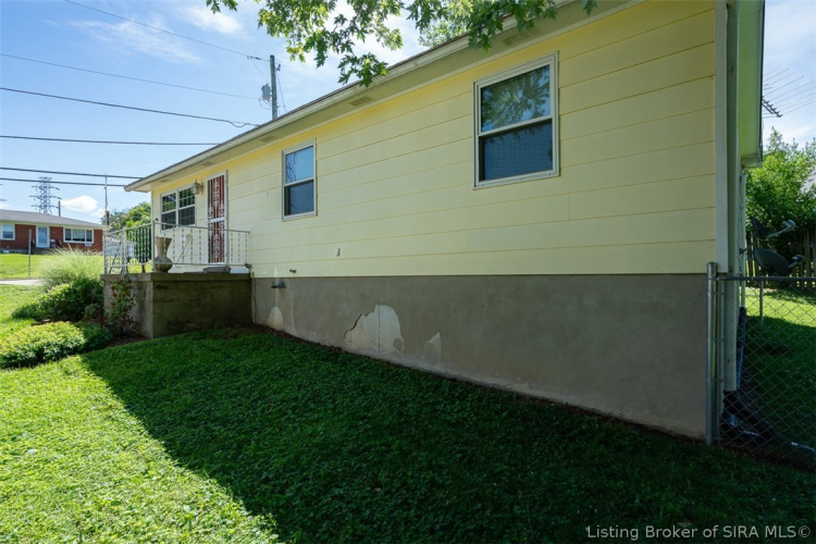 Listing Image 17