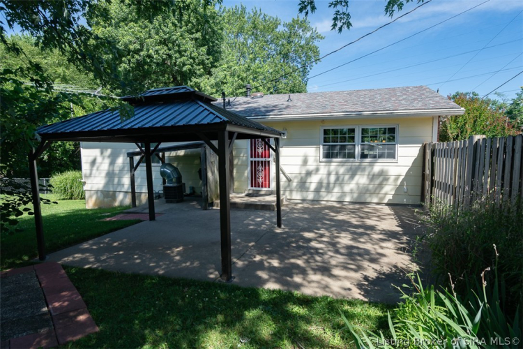 Listing Image 9