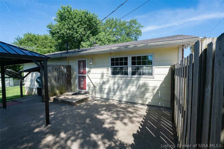 Listing Image 10