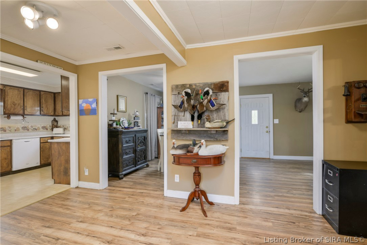 Listing Image 14