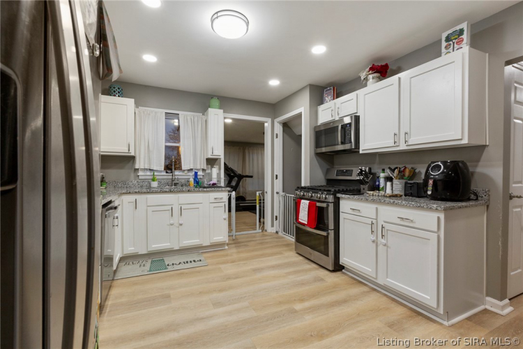 Listing Image 13