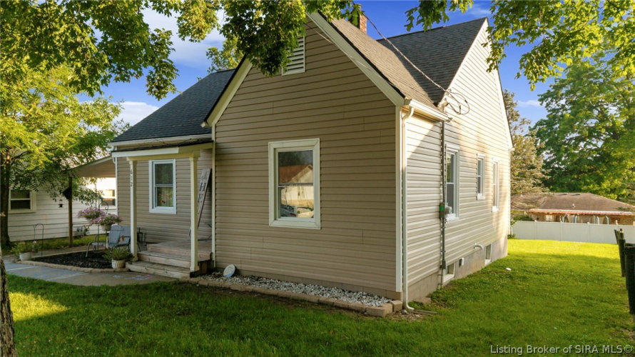Listing Image 3