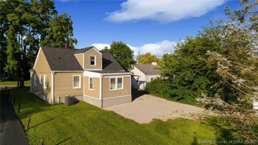 Listing Image 7