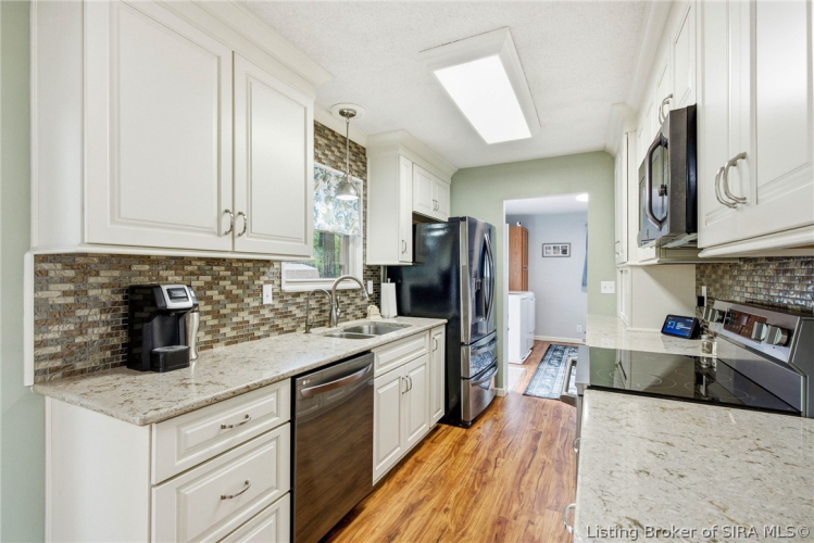 Listing Image 13