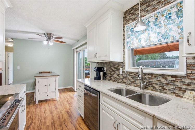Listing Image 14