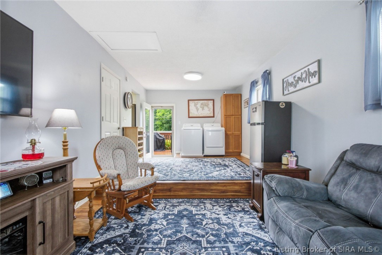 Listing Image 16