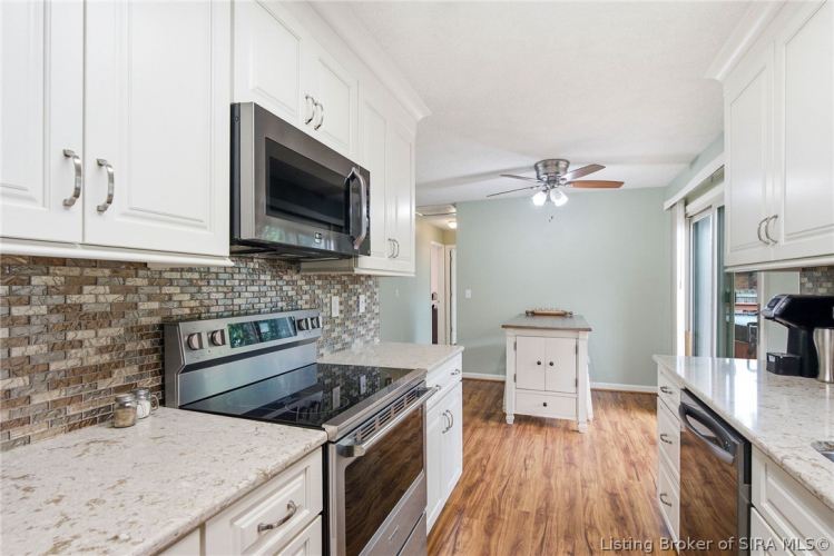Listing Image 6