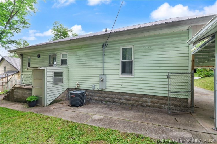 Listing Image 6