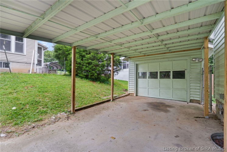 Listing Image 8