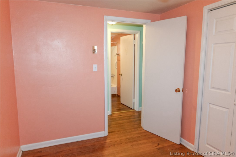 Listing Image 18