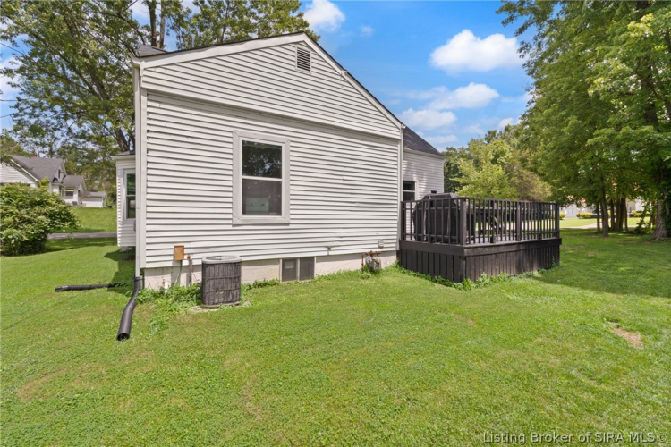 Listing Image 7