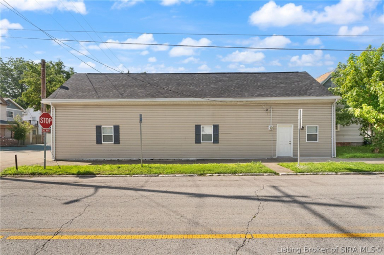 Listing Image 3