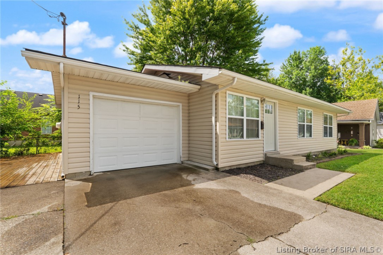 Listing Image 4