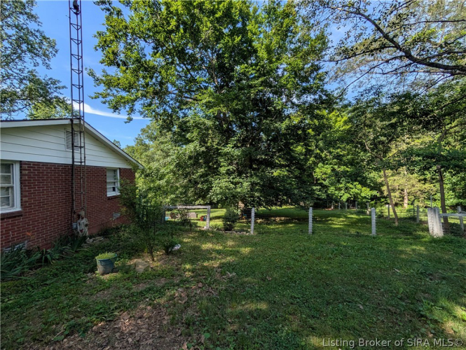 Listing Image 11