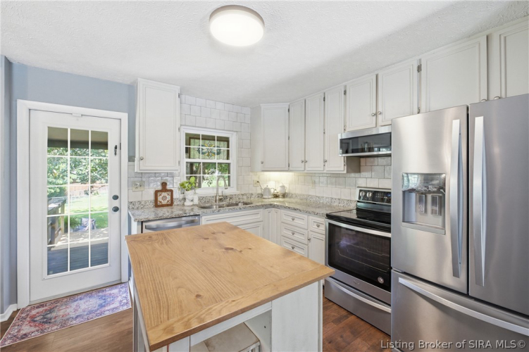 Listing Image 9