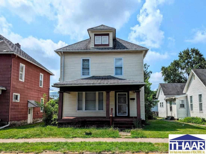 2411  Locust Street Terre Haute, IN 47807-1766 | MLS 103983