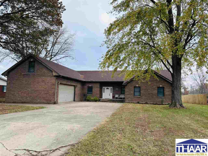 7676 E Cherry Drive Terre Haute, IN 47802 | MLS 104995