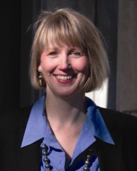 Julie, Kern
